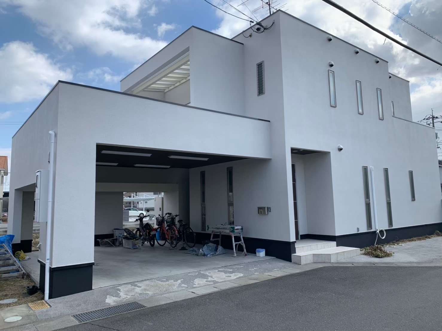 岡山市　中区　K様邸　屋根ガルバ鋼板　外壁モルタル　遮熱シリコン　石材調で塗装工事👷‍♀️